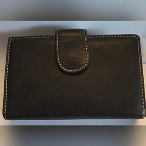 Classic Black Leather Wallet with Contrast Stitching